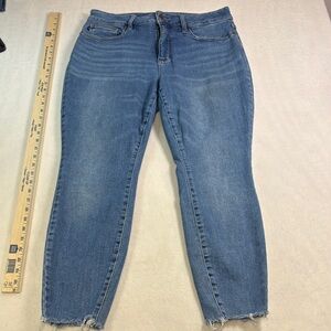 Judy Blue Mid-Wash Cropped Jeans
